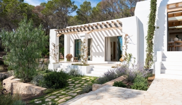 Resa Estates finca blakstad te koop vastgoed Ibiza side house 2.jpg